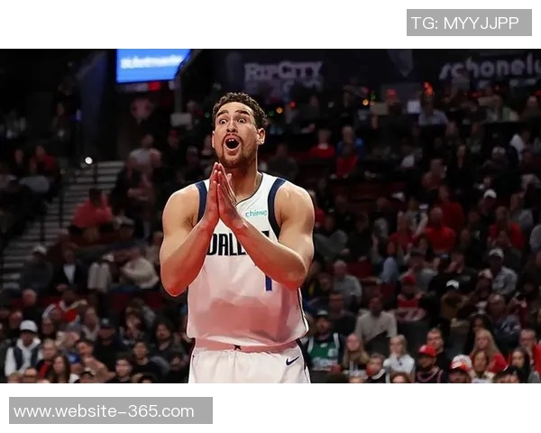 鲍威尔表现出色三分精准罚球稳定助力球队争胜